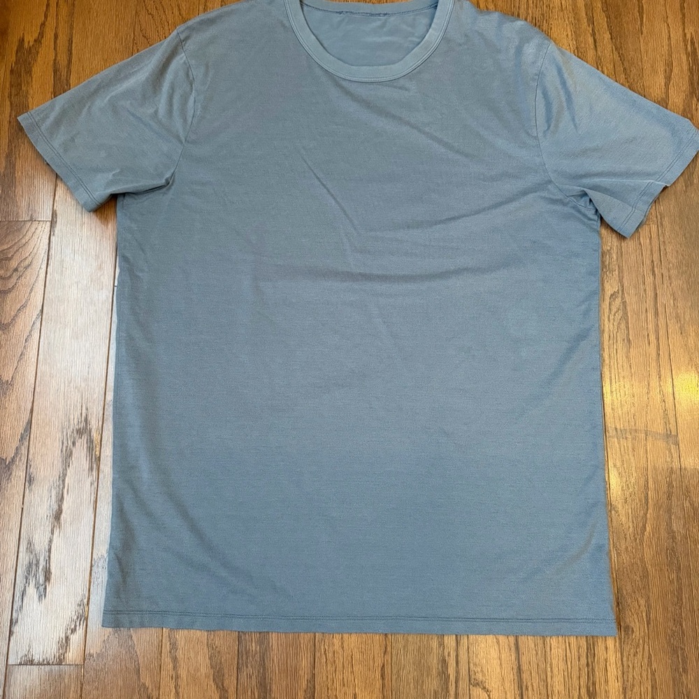 Lululemon Men's Classic Gray T-Shirt